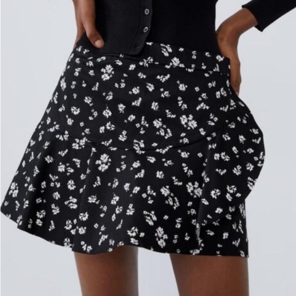 ZARA ruffle floral skort - Picture 1 of 6
